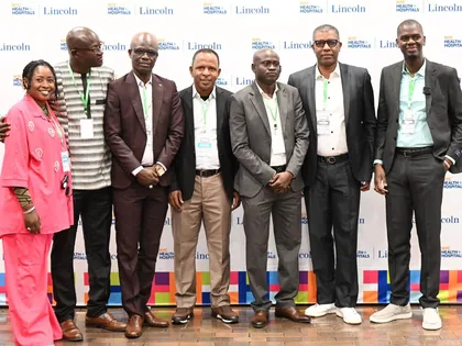 Portrait avec microphone media au forum Africa Health Innovations